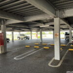 パチンコ店駐車場